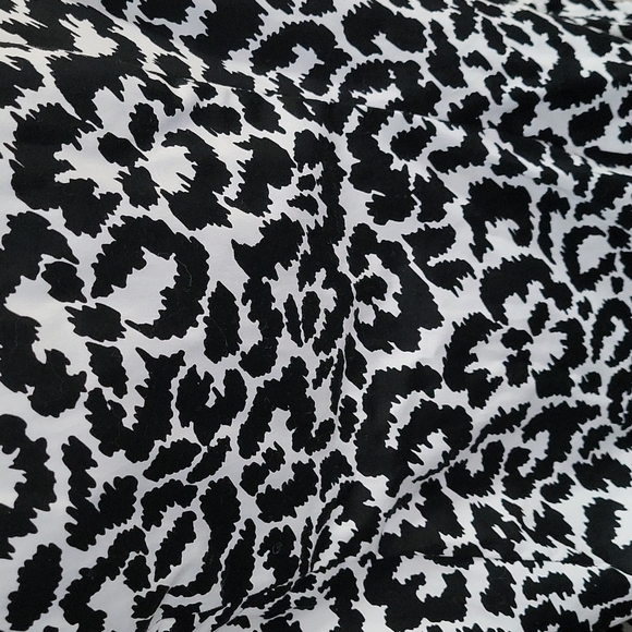 NWT Calvin Klein off shoulder fitted dress size 10 black and white - Picture 2 of 7